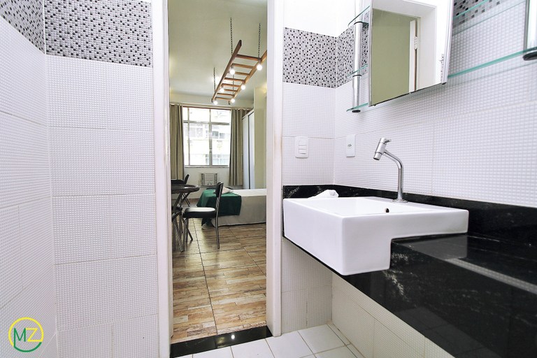 Bathroom, MZapartments Prado LB613, Rio de Janeiro