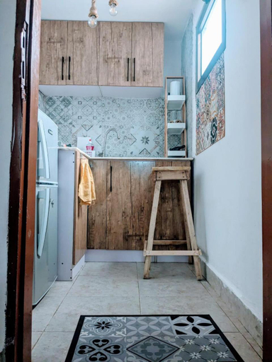 Kitchen, Residence Nenuphar, Abomey-Calavi