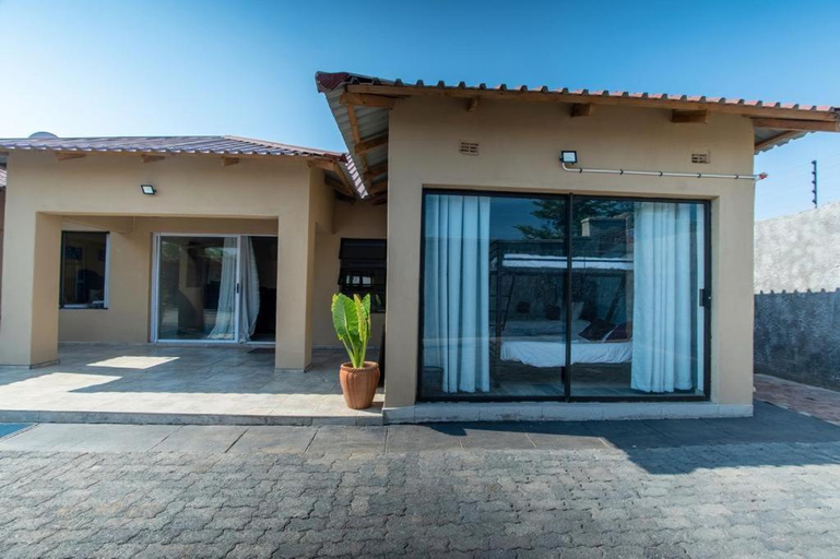 Exterior & Views 2, The Crescent Victoria Falls, Hwange