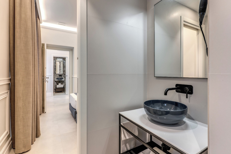Bathroom 5, Relais Marco Polo, Roma