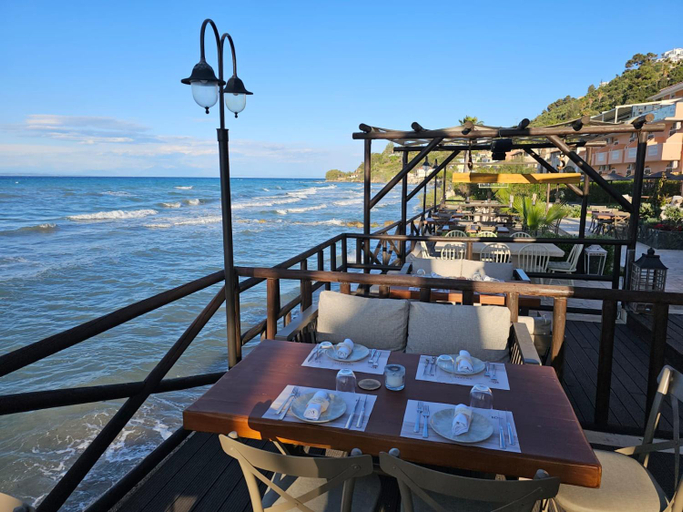 Food & Drinks 4, Alykes Mastora Seaside Studios, Ionian Islands