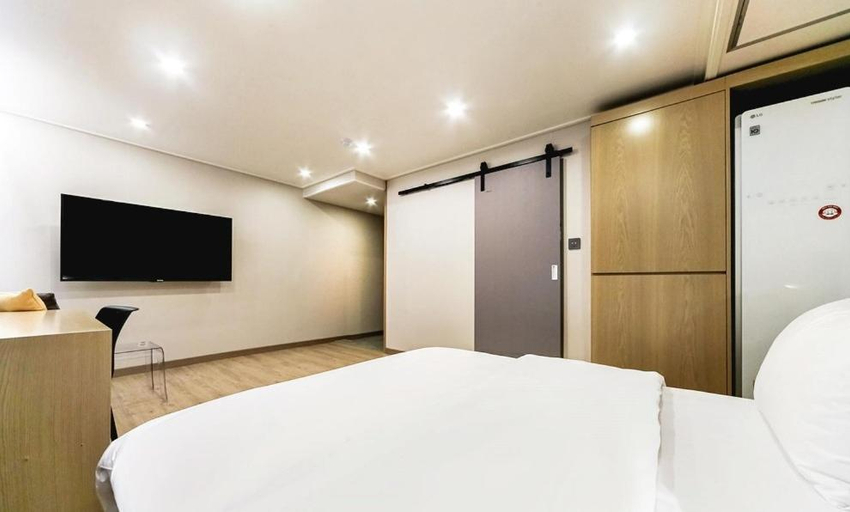 Bedroom 3, Centro Tourist Hotel, Chilgok