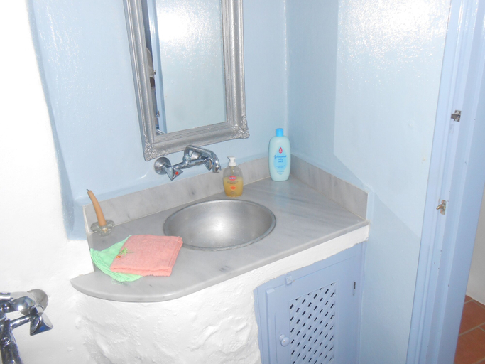 Bathroom 2, Traditional 2 Bd Chora House Patmos, South Aegean