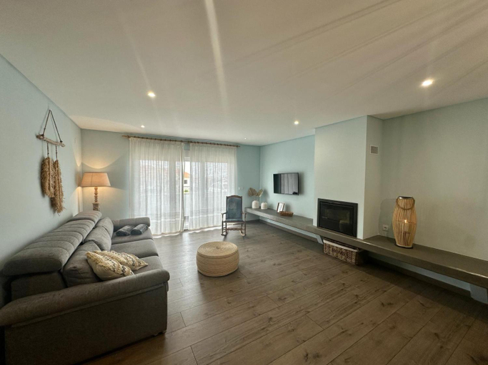 Others 4, Beach Retreat, Torres Vedras