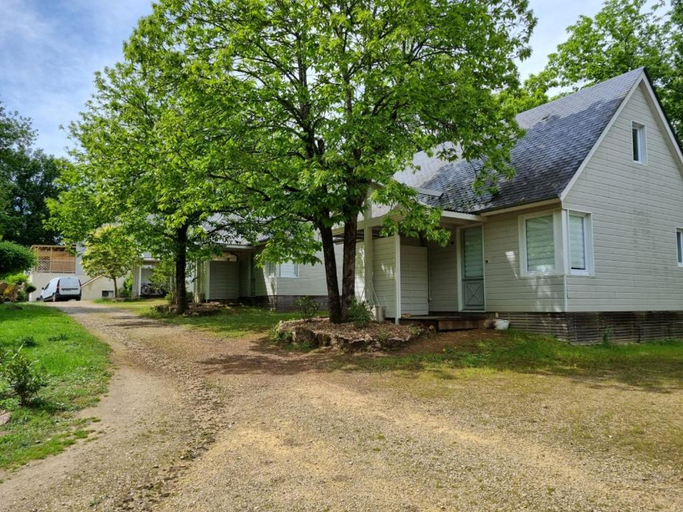 Les Chalets de SAUMUR, Piscine & Parc boise, 100m du CadreNoir, Maine-et-Loire