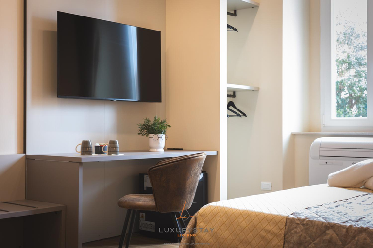 Bedroom 2, LivornoLuxuryStay, Livorno