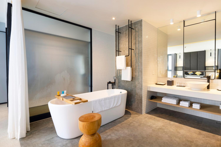 Bathroom 10