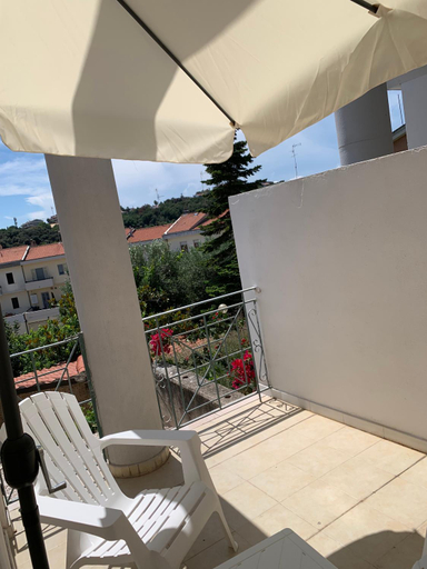 Others 5, Loremi Rooms, Campobasso
