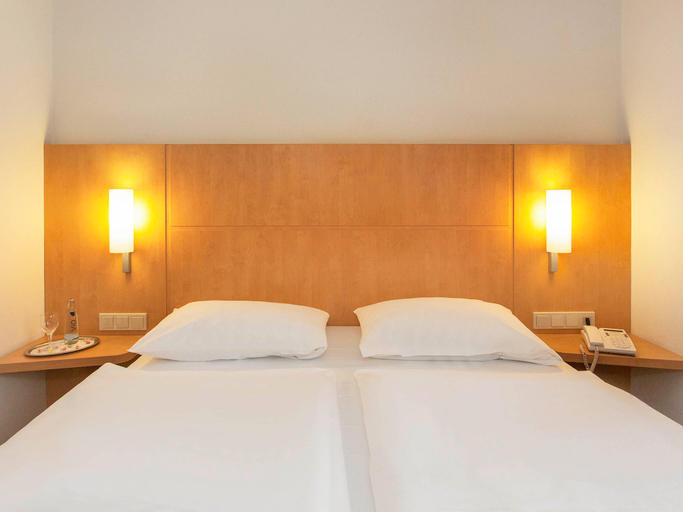 Bedroom 15