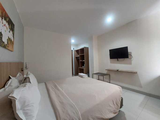 Bedroom 13
