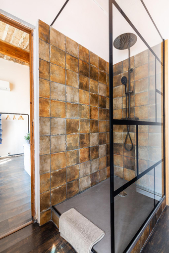 Bathroom 24