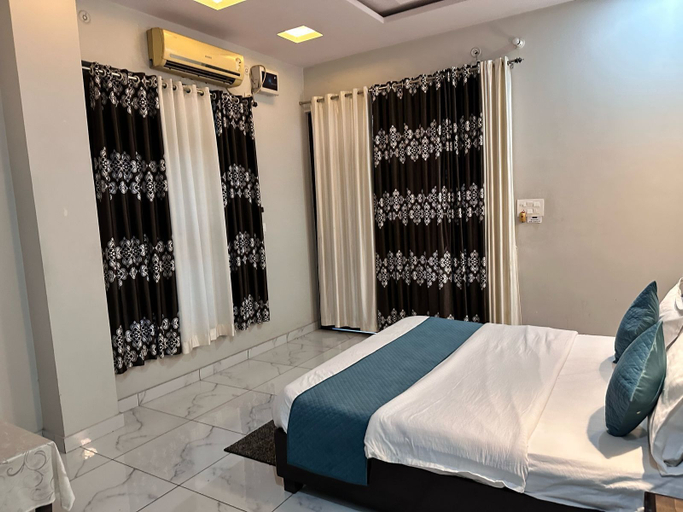 Bedroom 3, Hotel Tulsi Inn, Nainital