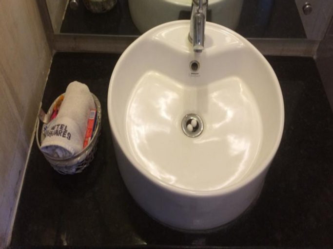 Bathroom, SQUARE 9 INN, Gurgaon