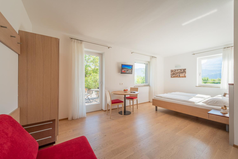 Bedroom 2, Sandhof Ferienwohnungen, Bolzano