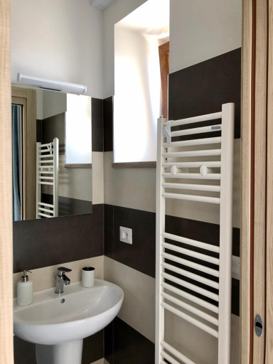 Others 3, B&B Al Gravattone, Potenza