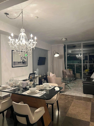 Food & Drinks 3, Lujosa Suite Piso 53 - Yoo Panamá 53K, Panamá