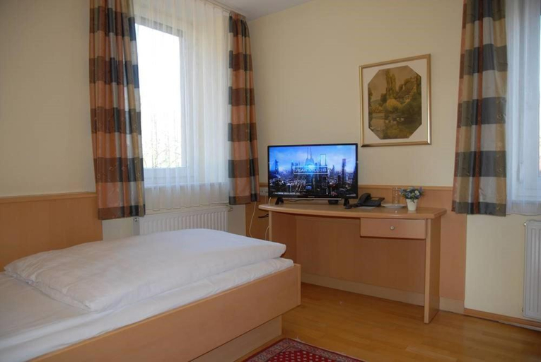 Bedroom 3, Hotel Garni Grottental, Zollernalbkreis