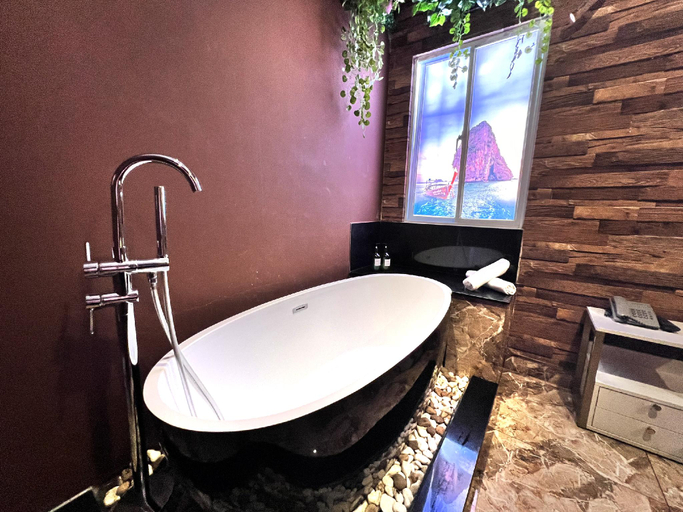 Bathroom 4
