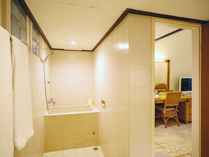 Bathroom 5