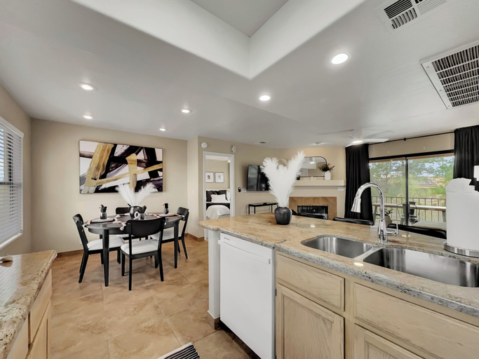 Others 5, Kings Way #201 Fountain Hills, Maricopa