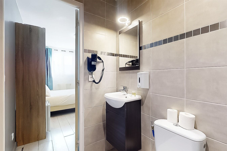 Bathroom 5, Hotel de Menilmontant, Paris