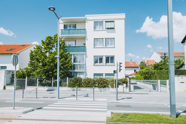 Exterior 3