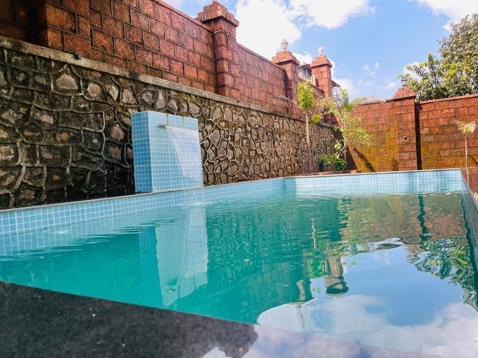Sport & Beauty 4, Omkar Villa, Satara