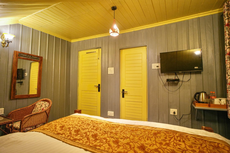 Bedroom 3, Hotel Little Silver, Anantnag