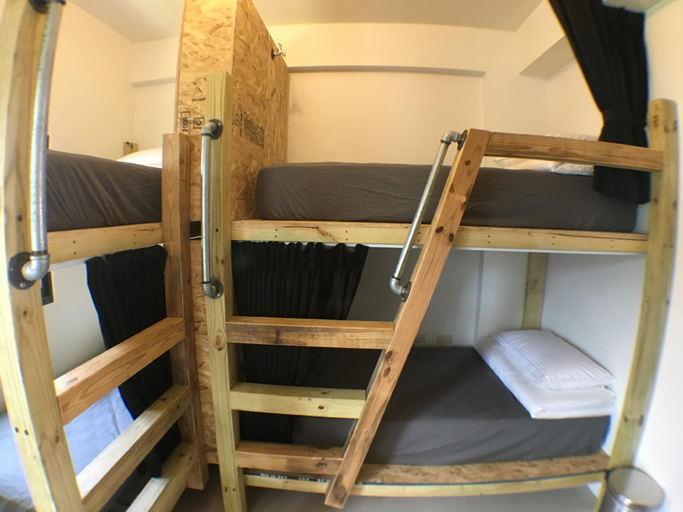 Bedroom 2, Wave Backpackers, Yilan