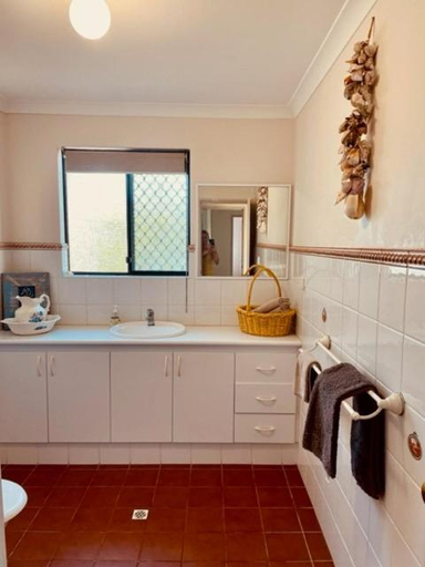 Bedroom 3, Super spacious Fremantle Villa 3 Bedrooms 3 Bathrooms, Fremantle