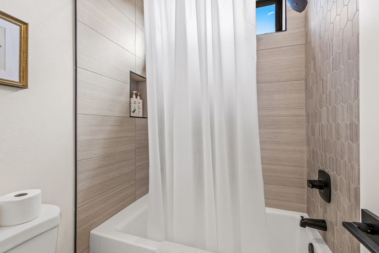 Bathroom 4, Magnolia Flagstaff, Coconino