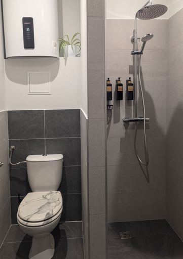 Bathroom 3, Les Ateliers Saverne, Bas-Rhin