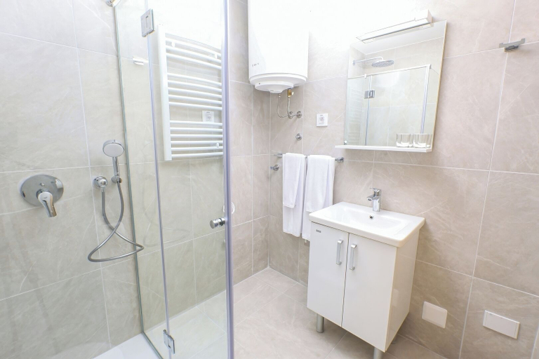 Bathroom 3, Fruške Terme - Fruški Cvet, Irig