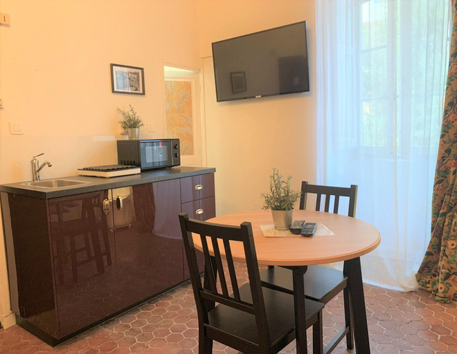 Dining Room 11