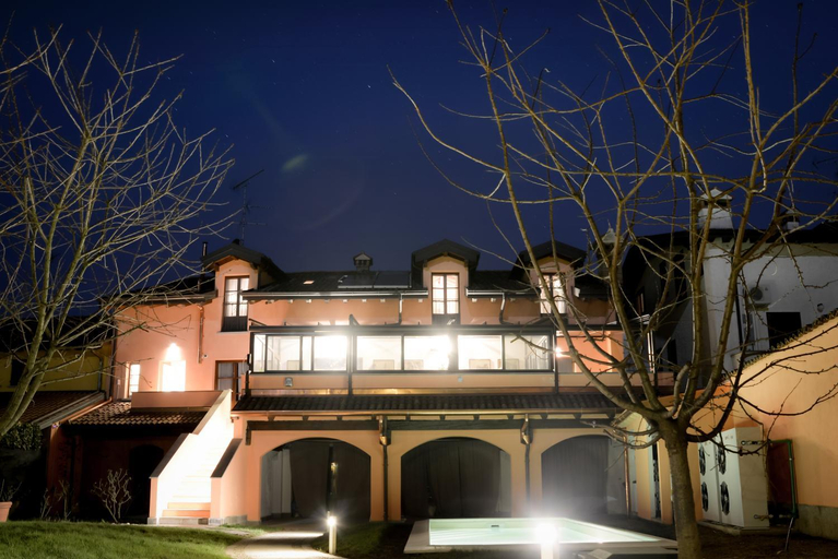 Exterior & Views 1, Casa Rosa, Milano
