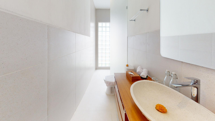 Bathroom 5, Segara Seaside Resort, Klungkung