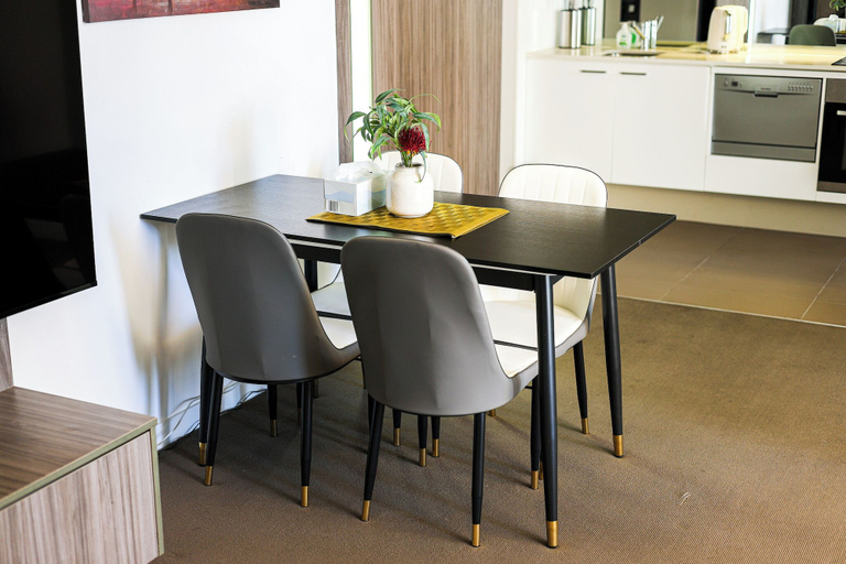 Others 5, StayAU Leisure 2BR Modern CBD Apt, Melbourne