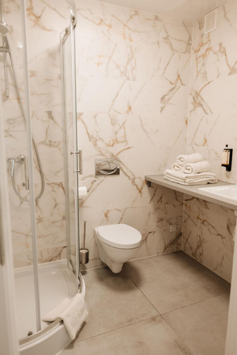 Bathroom 4, Zakrzowek Residence, Kraków City