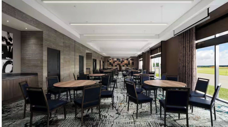 Food & Drinks 5, Hotel Avail Rogers, Tapestry Collection By Hilton, Benton