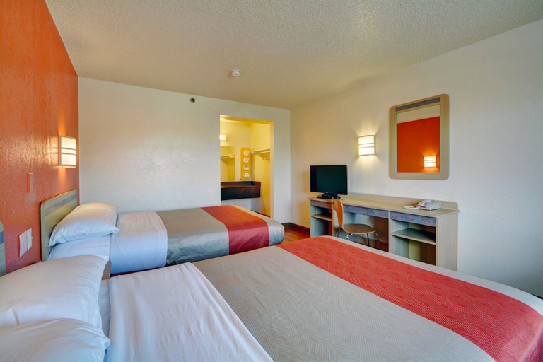 Bedroom 5, Motel 6 Wethersfield, CT - Hartford, Hartford