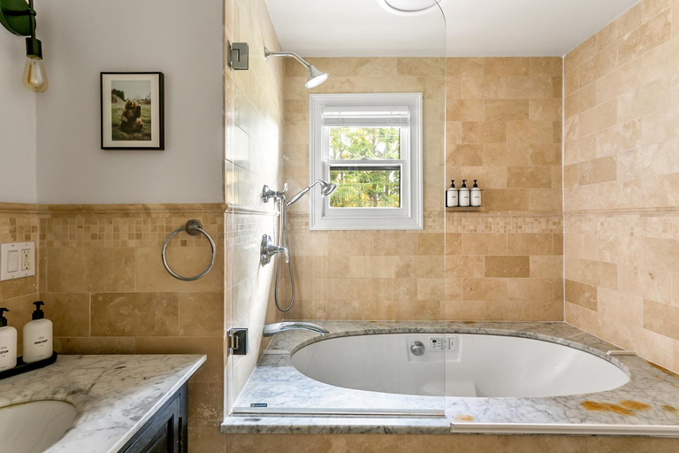 Bedroom 3, Woodpecker House - Mountain retreat with hot tub - 10 min to skiing in Hunter & Windham, Greene