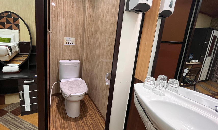 Bathroom 7