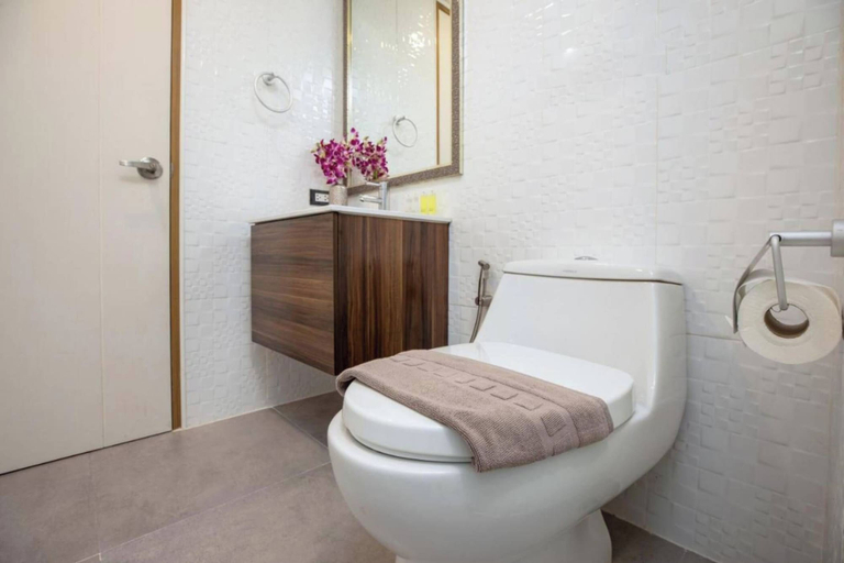 Bathroom 3, Tropical View Apartment Viva Patong A601, Pulau Phuket
