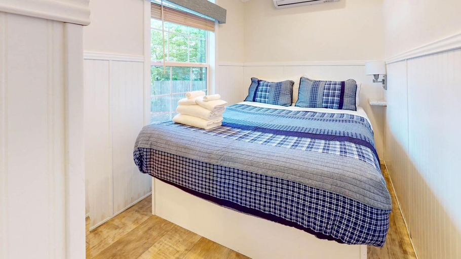 Bedroom 2, Point Sebago Resort, Cumberland