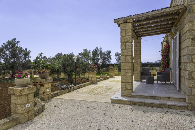 Others 5, Masseria Li Turri, Lecce