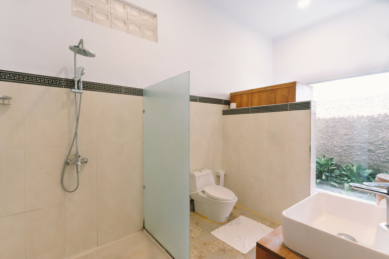 Bathroom 4, Nelayan Home Villa, Badung