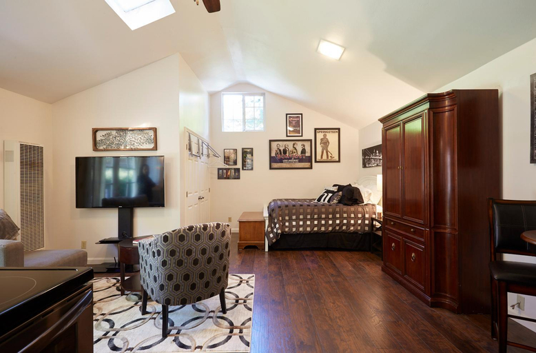 Others 5, Willow Glen Private Studio - 1 Queen Bed and 1 Queen Inflatable, Santa Clara