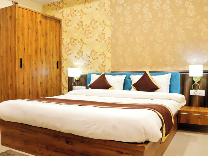 Bedroom 3, Hotel Tulsi Grand Inn, Mathura