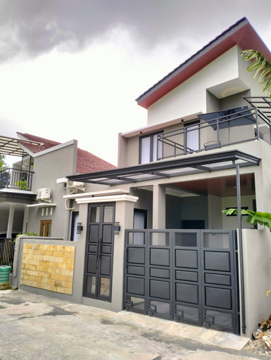 Baturiti Modern Guest House, Sleman