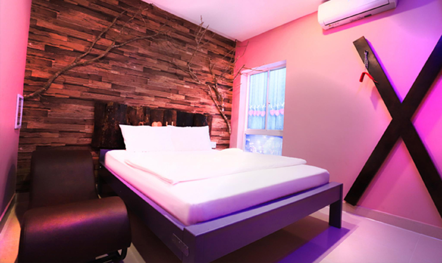 Bedroom 12
